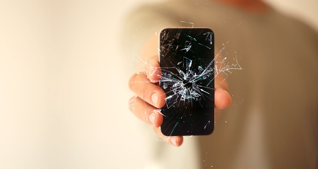 Tela de iPhone quebrada: por que trocar? | Espaço Cell